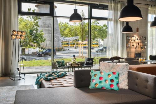 Siegelberg Hotel | Moxy Stuttgart Feuerbach