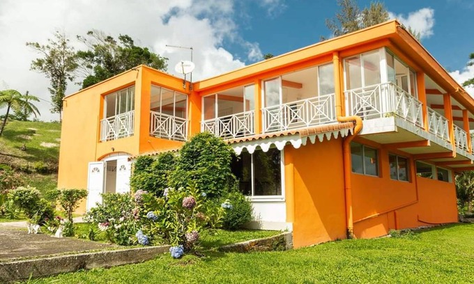Saint-Joseph House | 260 m² House ∙ 2 bedrooms ∙ 4 guests