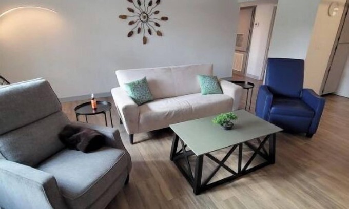North Mountain Condo | Msg for 5%off 2Bed1Bath KingQueenBeds NorthPHX