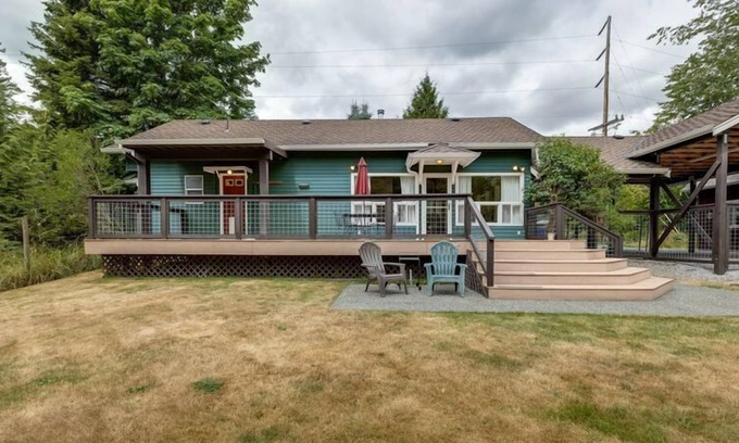Whatcom County House | 🐶❤❄ Mt. Baker Hwy Cabin #8 - WiFi - Pets Ok - A/C - BBQ ❄❤🐶