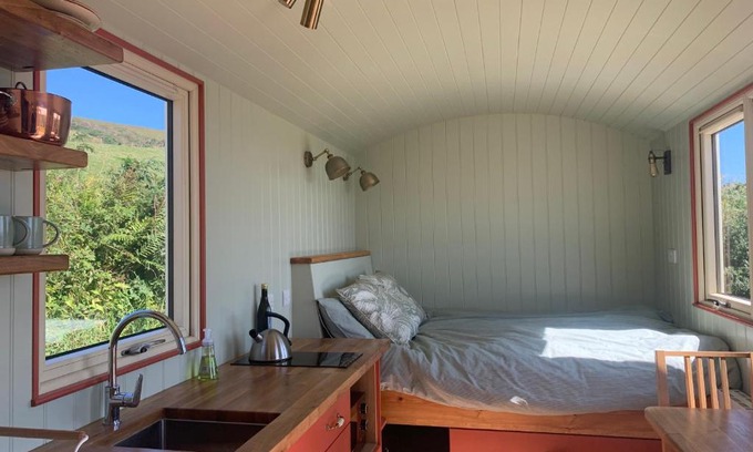 Ventry House | Mt. Eagle glamping