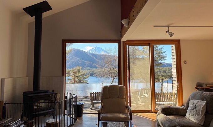 Fujikawaguchiko Cottage | Mt.Fuji view/2min walk Lake Saiko/private cottage/BBQ/5min drive Kawaguchi Lake