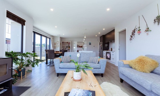 Methven House | Mt Hutt Views on Memorial Cres