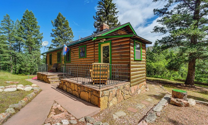 Cascade-Chipita Park Cabin | Mtn-View Cascade Cabin Near Garden of the Gods!