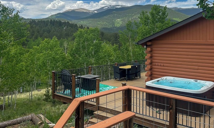 Bailey Cabin | Mtn-View Haven w/Hot Tub: 9 Mi to Dtwn Bailey