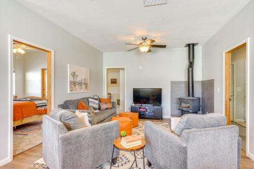 Pueblo House | Mtn-View Hideaway with Wood Stove in Pueblo!