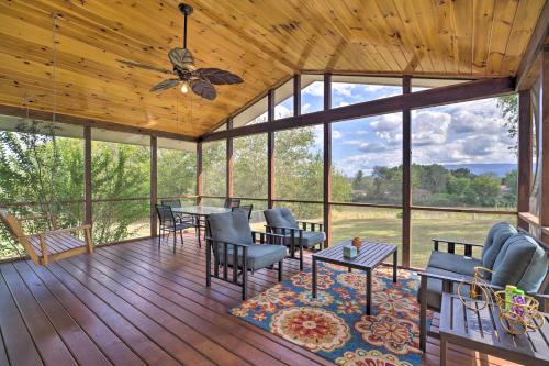 Seymour House | Mtn View Smokies JuJus House with Screened Porch