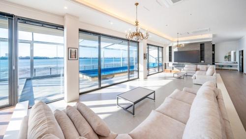 Muan Villa | Muan Oberman Pet friendly Pool Villa