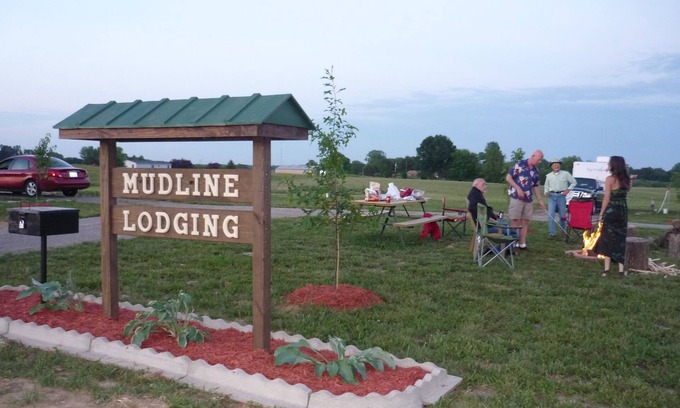 Murphysboro Cabin | Mudline Lodging your premier Cabin Rental in Southern Illinois!