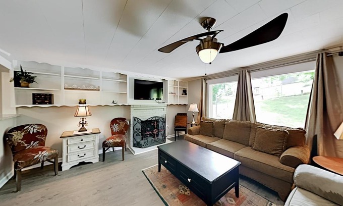 Woodfin House | Mulberry Forest Manor