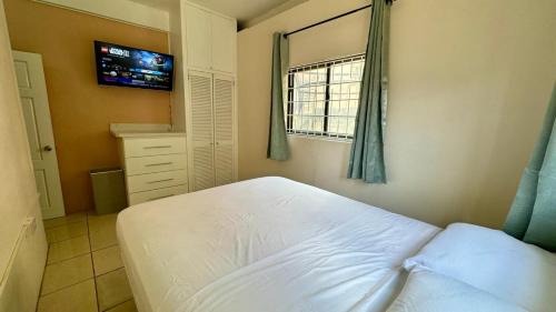 Castries Apartment | Multigen-Lip of the City Escape