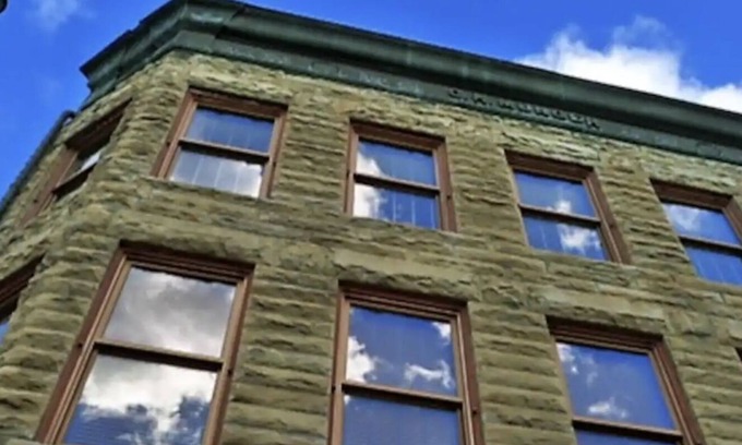 Geneva Apartment | Munger Lofts Boutique 2nd Floor w/Half Kitchen
