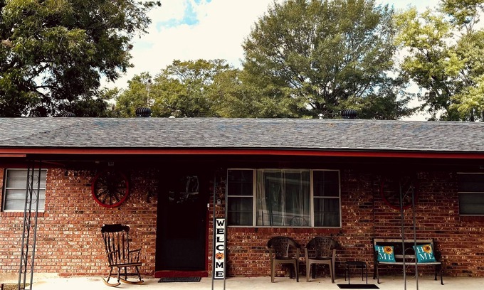 Murfreesboro House | Murfreesboro Arkansas walking distance in town 1.9 miles to Crater of Diamond's