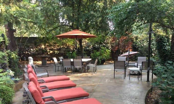 Murphys House | Murphys House On Main