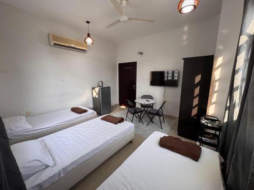 Al Ghubrah Ash Shamaliyyah House | Muscat Guesthouse 3 All Private Ensuite Rooms
