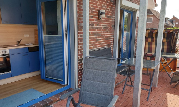 Norddeich Apartment | "Muschelperle"-close to the beach-EG-barrier-free-2 DSZ-2 Terras-dogs-question-fenced