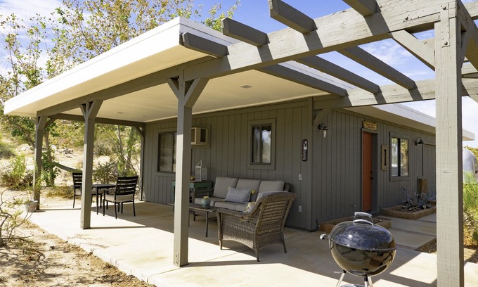 Panorama Heights House | Mustang cabin at Rattler Ranch in Joshua Tree