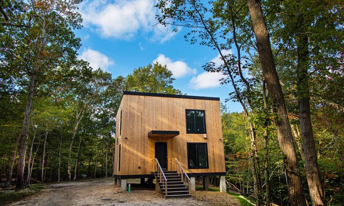 Wading River Cabin | Muwu in Wading River - secluded cabin with private beach and built in sauna