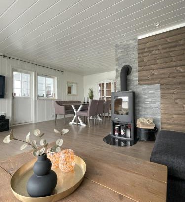 Moskenes House | Myranhaugen, house in Reine