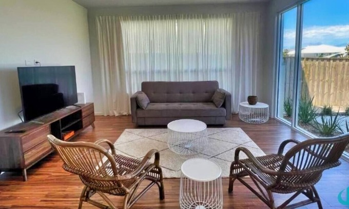 Catherine Hill Bay House | Mysig by the Bay - Modern home short walk to beach