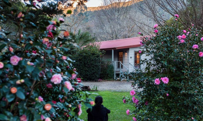 Wandiligong House | Mystical View Cottage