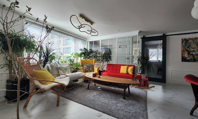 Cheongdam Villa | N.2 PH, COEX, Romantic suite in Gangnam, designed by an interior designer