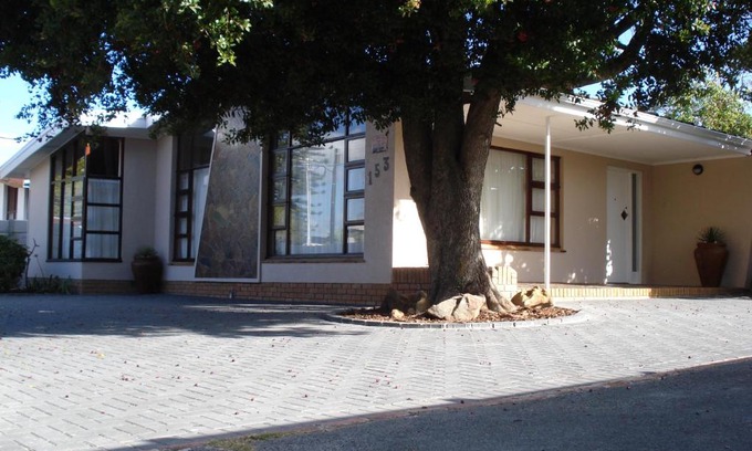 Goodwood Apartment | N-One Self Catering