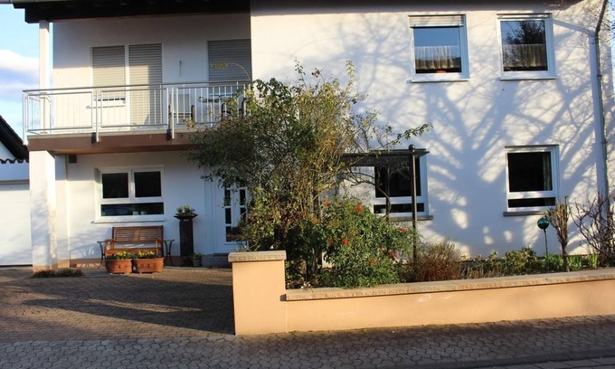 Bad Kreuznach Apartment | Naheland-Appartement am Wingert - apartment/apartment, shower, WC, 2 bedrooms