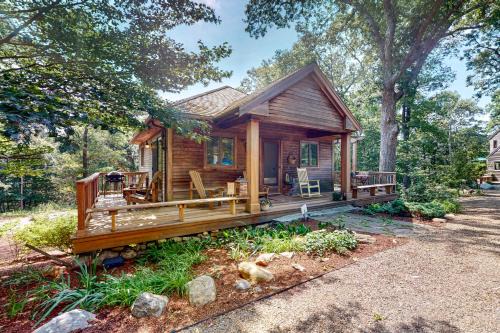 West Tisbury House | Nana's Rear Treehouse