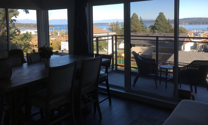 Regional District of Nanaimo Condo | Nanaimo Harbour Views!