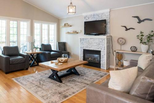 Wasaga Beach House | Nancy by the Bay Wasaga Beach