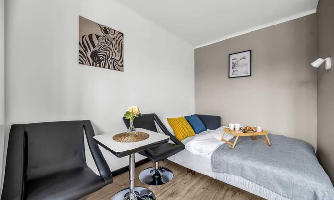 Saska Kepa Apartment | National Stadium Studio - Metro Nearby - by Rentujemy