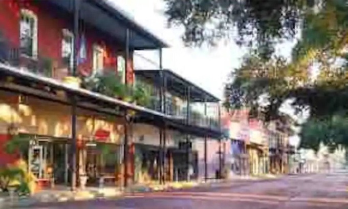 Natchitoches Apartment | NATTY NESTLE WHITE Just Minutes from Historic Downtown Natchitoches/Cane River
