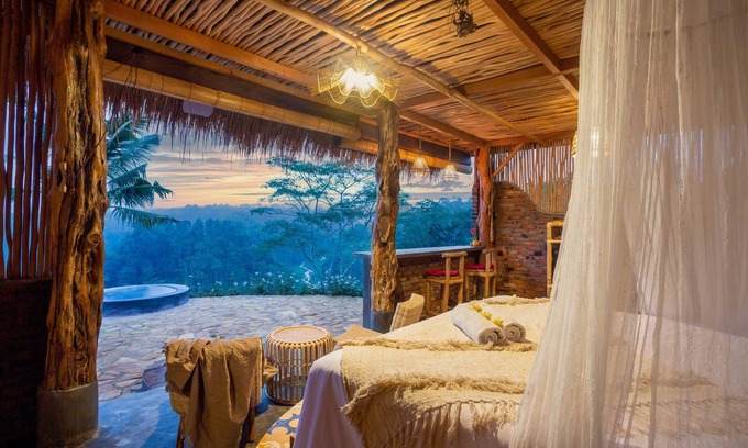 Selat Villa | NATURAL GETAWAY! 1BR Villa Set In Karangasem - W/Outdoor Spa Tub! - W/BREKKIE!
