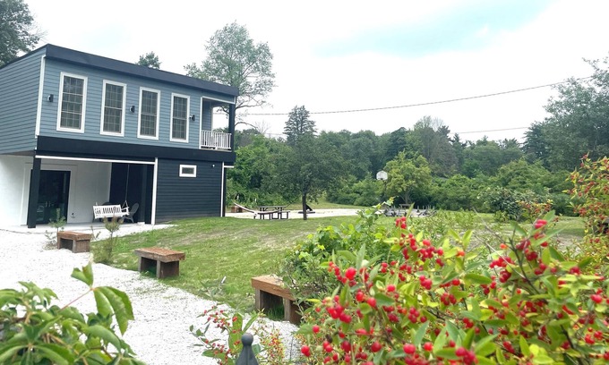Bass Lake House | Nature is calling..NEW CONSTRUCTION5 min walk Bass Lake surrounded by forest