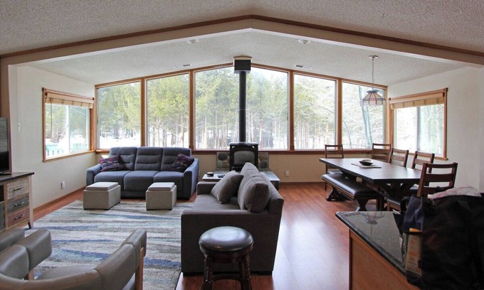 Meyers House | Nature's Gem - Nicely updated home | COH1261