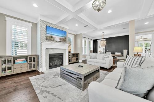 Santa Rosa Beach House | NatureWalk on 30A Overlooking Beautiful Pond!