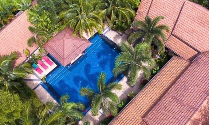 Chalong Bed & Breakfast | Naturist vacations for couples in Phuket.