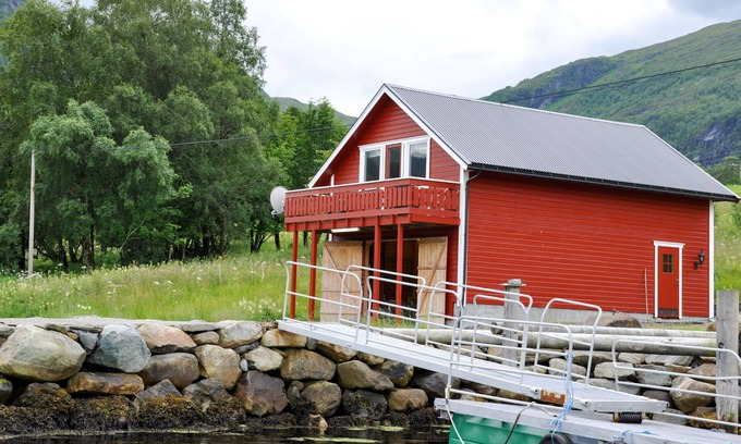 Aheim House | Naustet by Interhome