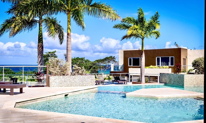 Montego Bay House | Nautical Homes 2, Ocean Front/View, Free Wifi, A/C, Hot Tub, BBQ Grill. Balcony