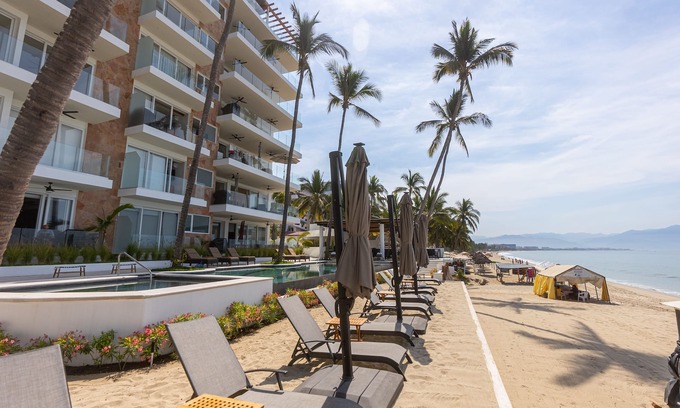 Bucerias Apartment | Nayri Ocean 401 APT beach front condo in Golden zone Bucerias
