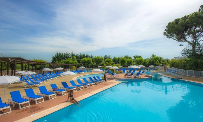 Mandelieu-La-Napoule Apartment | Near a small lake superb 3P apartment with terrace Golf view Swimming pool tennis court