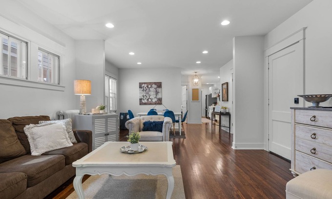 Union Park Apartment | Near campus, Xcel Center, Allianz Field, hospitals, king bed & free parking! 2