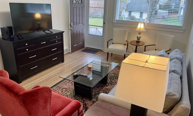 High Point House | Near Downtown-HPU-High Point Regional