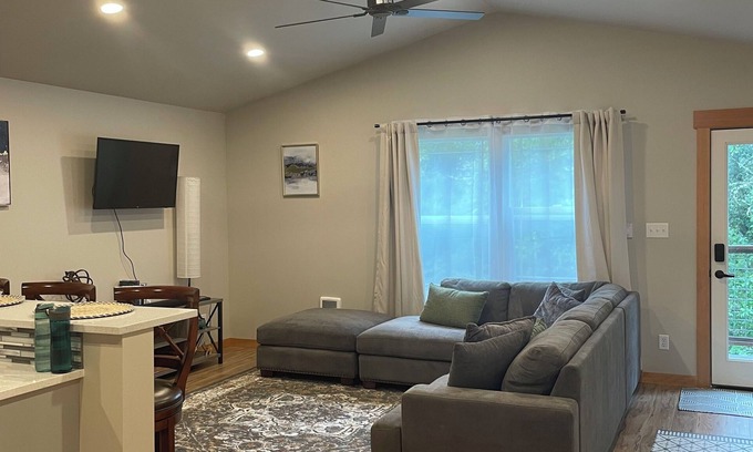 Geneva Apartment | Near Galbraith Mt. and Whatcom Falls. New apartment ready to be enjoyed.