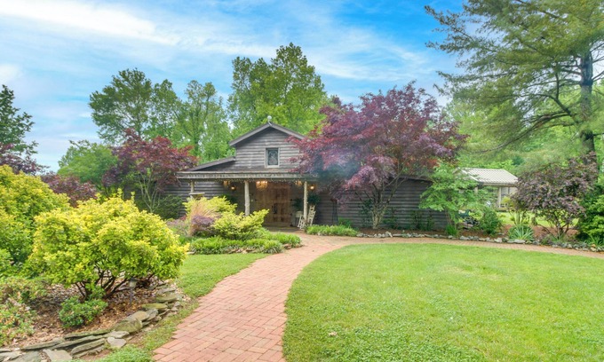 Lawndale Apartment | Near Hiking Trails: Spacious Studio in Lawndale