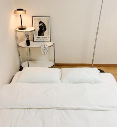 Seogyo-dong Villa | Near Hongdae Station, 30sec on foot 2