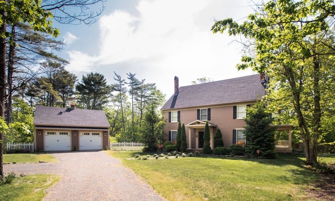 Cape Neddick House | Near Ogunquit Beach & York Beach, The Cliff House and Cape Neddick Country Club