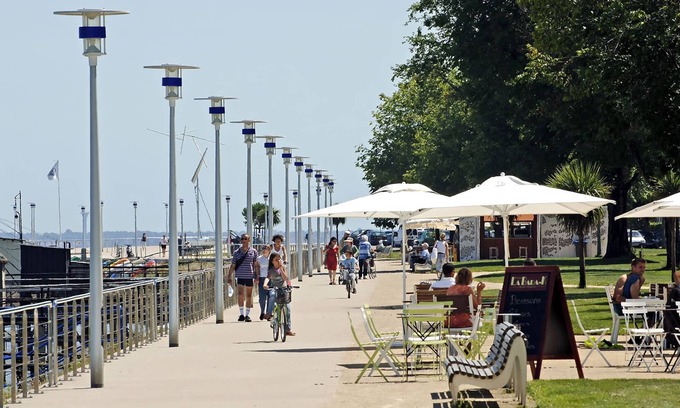 Saint-Nazaire Apartment | Near seafront and town center, beautiful T3 - sleeps 6 - bright and quiet
