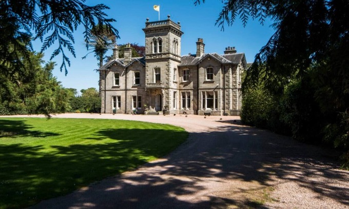 St. Andrews House | Near St Andrews Mansion House , Hot Tub 6 Acre Garden